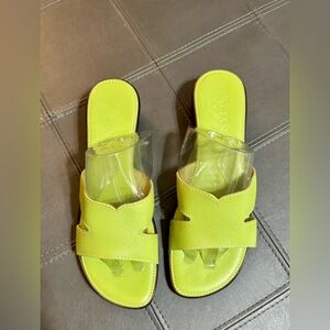 Women’s Lime Green Sandals Italian Shoemakers Size 10